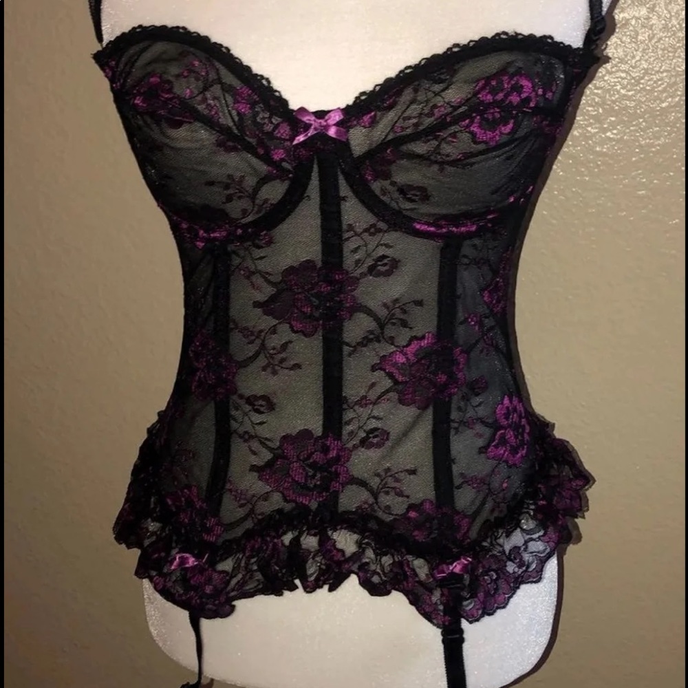 vintage lace y2k gothic bustier !!